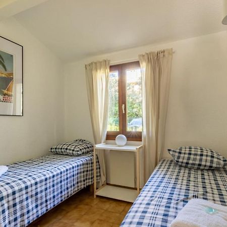 Nice Apt For 4 With Terrace And Pool Apartment Bandol Bagian luar foto
