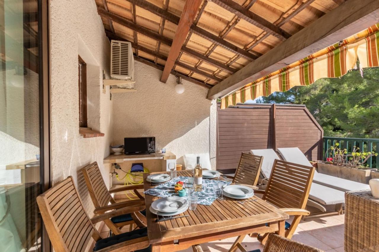 Nice Apt For 4 With Terrace And Pool Apartment Bandol Bagian luar foto